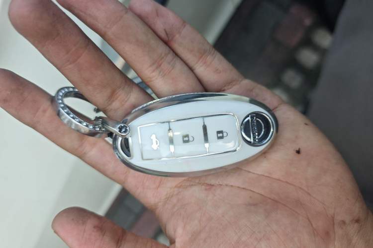 Used Nissan Kicks 2023 Jingqing Edition 1.5L Combining "Power" with a Stylish Touch Vehicle Key