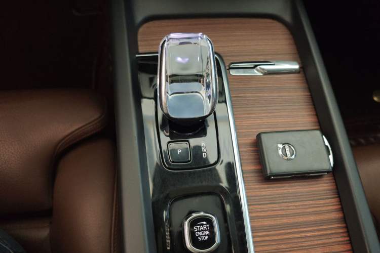 Used Volvo XC60 2024 B5 4x4 Smart Luxury Edition