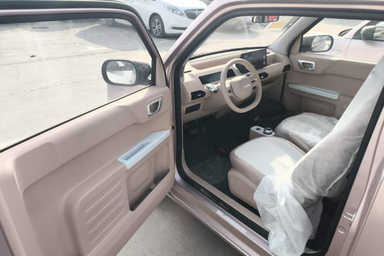 Used Geely Galaxy Panda 2024 Panda Mini 200km Endurance Bear Driver Seat