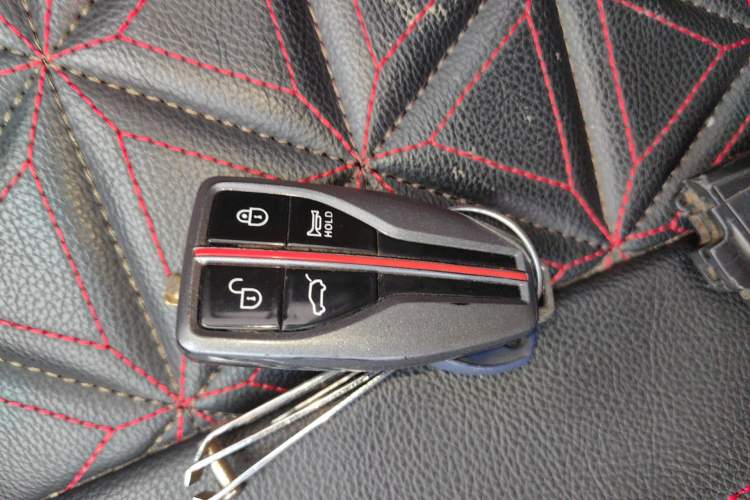 Used Hongqi HS5 2019 2.0T Smart Connect Flagship Edition Interior 1