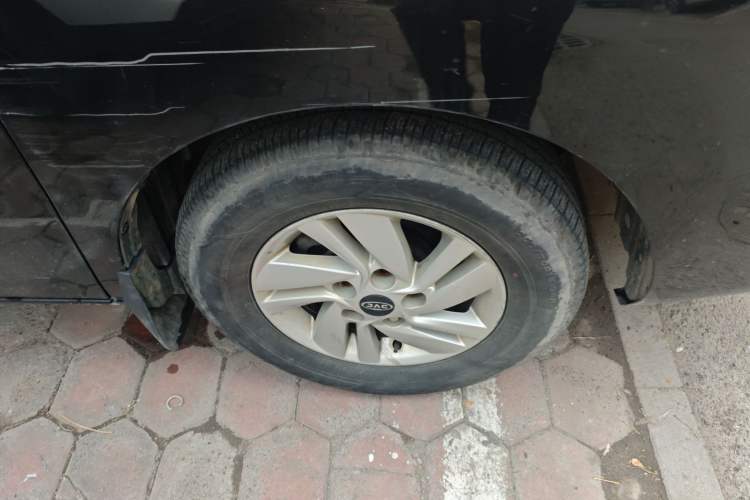 Used JAC Refine M4 2016 2.0L Manual Luxury Version