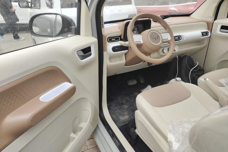 Used Wuling Hongguang MINIEV 2024 3rd Generation 215km Youth Edition