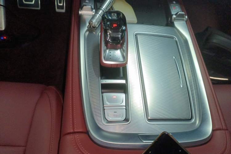 Used Tank 700 New Energy 2024 Hi4-T Extreme Edition Gear Lever