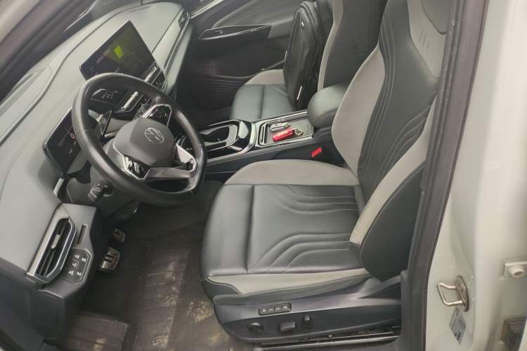 Used Volkswagen ID.4 CROZZ 2021 Long-Range PRO Two-Wheel Drive Version Left Front Seat