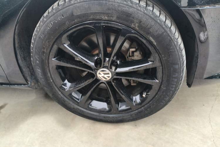 Used Volkswagen FAW-Volkswagen CC 2012 3.0 FSI V6 Right Front Wheel Hub