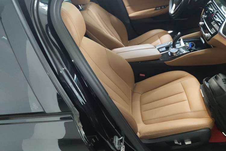 Used BMW 5 Series 2018 Restyled 530Li Leading Edition M Sport Package