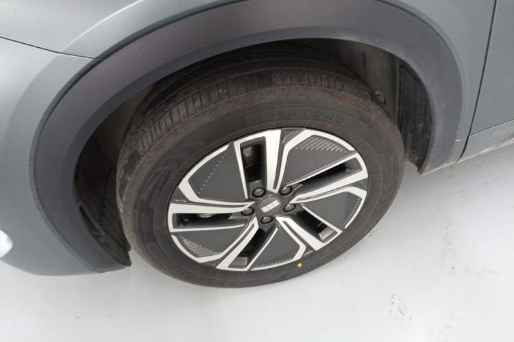 Used Geely Galaxy Xingjian 7 EM-i 2025 120km Launch+ Version Left Front Wheel Hub