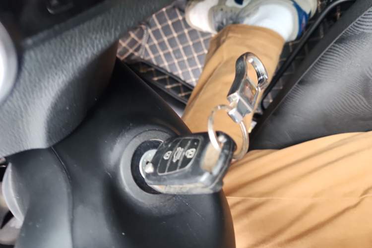 Used Kia K2 2015 Sedan 1.4L MT GLS