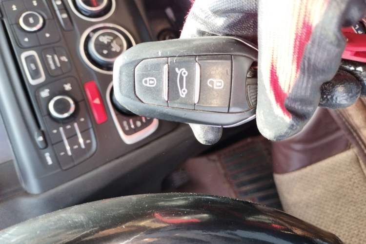 Used Citroen C4L 2014 1.8L Intelligent Drive Manual Version – Dynamic Edition
