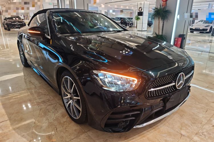 Used Mercedes-Benz E-Class 2023 Facelift E 260 4MATIC Convertible Coupe Front Right 45 Deg