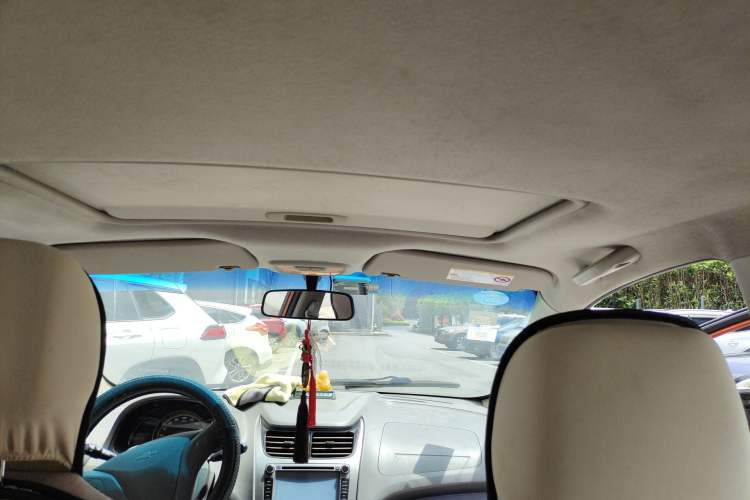 Used Chevrolet Sail 2013 Sedan 1.4L AMT Enjoy Edition Headliner