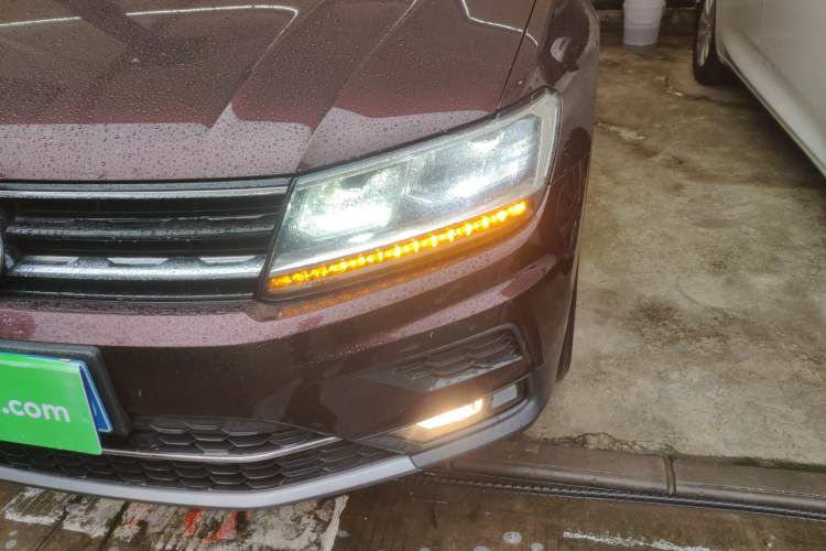 Used Volkswagen Tiguan 2018 330TSI All-Wheel-Drive Innovation Model