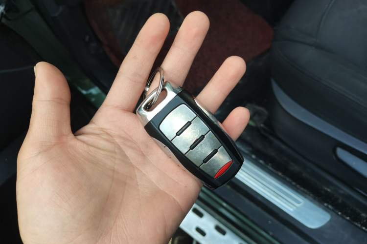 Used Haval H9 2015 2.0T Four-Wheel Drive Standard Model 7 Seats
