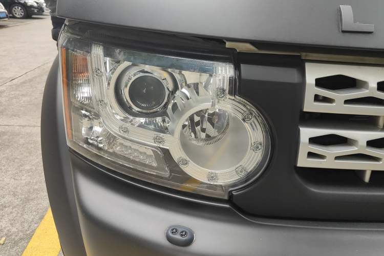 Used Land Rover Discovery 2013 3.0 SDV6 HSE Diesel Edition Right Front Headlight