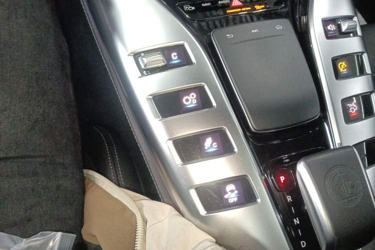 Used Mercedes-Benz AMG GT 2019 AMG GT 50 four-door sports car Gear Lever