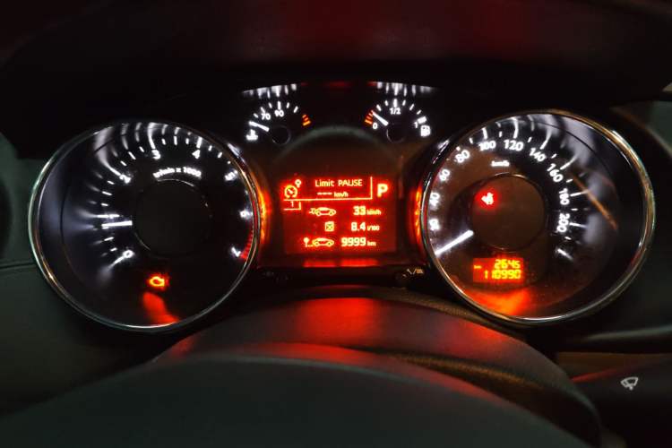 Used Peugeot 3008 2015 1.6THP Automatic Prestige Edition Instrument Cluster