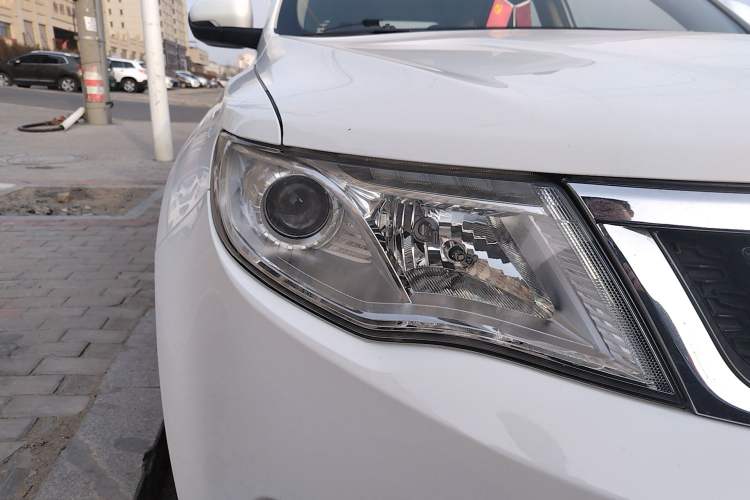 Used Geely Auto Emgrand X7 Sport 2016 2.0L Manual ZhiShang Version
