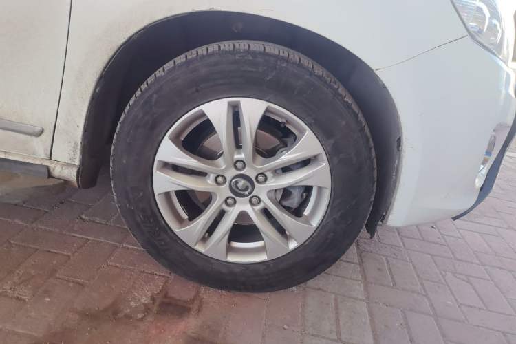 Used Haval H6 2011 Green Silence 2.0T Manual Two-Wheel Drive Urban Model