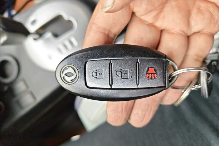 Used Dongfeng Fengdu MX6 2015 2.0L CVT Two-Wheel Drive All-Around Version
