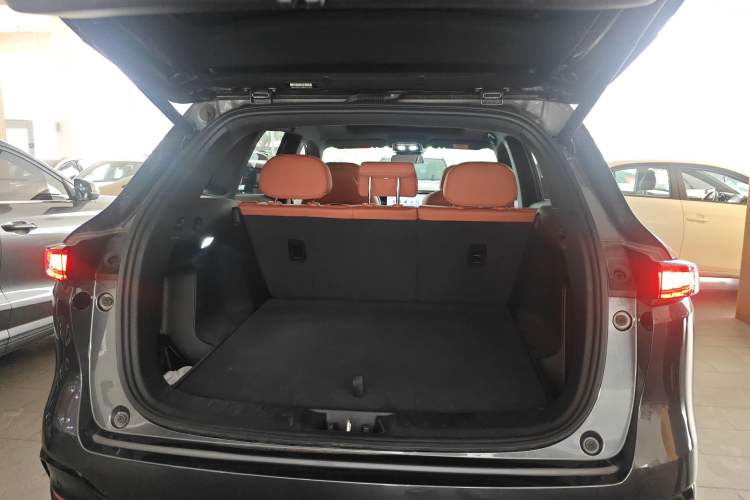 Used CHANGAN CS75 PLUS 2025 4th Generation 1.5T New Blue Whale Smart Flagship Version Trunk