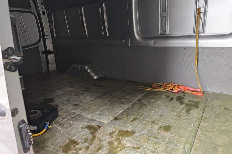 Used Foton Toano 2024 Tuyano Pro Van 2.0T Manual Rear-Wheel Drive Extended Wheelbase Mid-Roof Configuration Single Rear Tire 3-Seater
