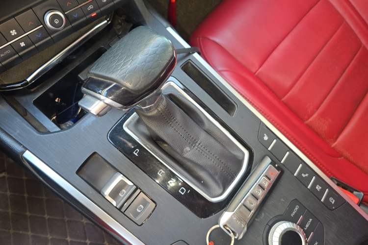 Used Wey VV5 2017 2.0T Ultra-Luxury Version
