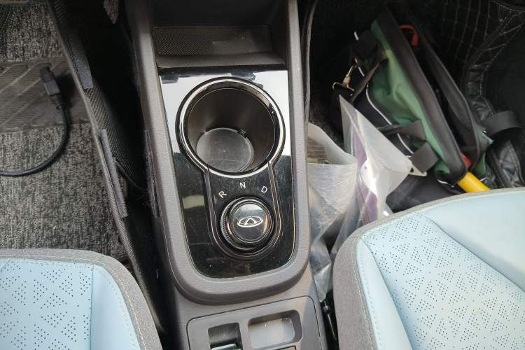 Used Chery Little Ant 2022 Revised Version Sweet Pink Edition Half-Sugar Version Lithium Iron Phosphate 30.7 kWh 30 kW 301 km
