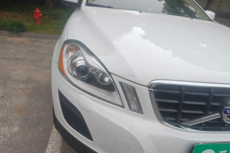 Used Volvo XC60 2013 T5 Comfort Edition Right Front Headlight