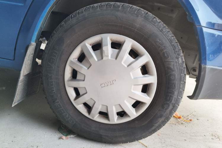 Used JMC Transit 2019 2.8T Commercial Version Short Wheelbase Mid-Roof 3-Seater China VI Standard JX493