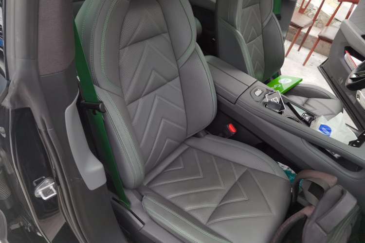 Used Zeekr 001 2023 WE Edition 100 kWh Right Front Seat