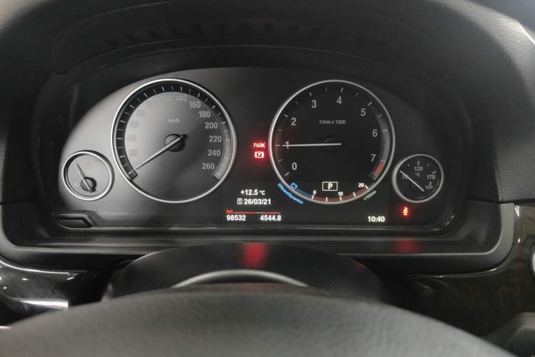 Used BMW 5 Series 2017 525Li Leading Model
