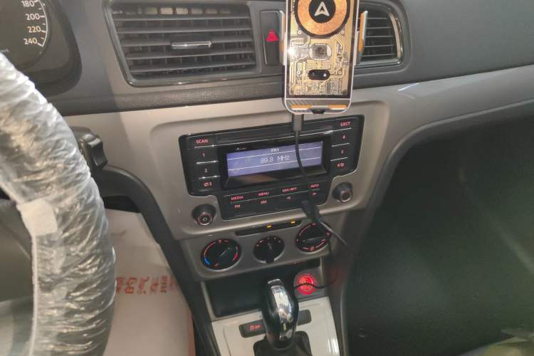 Used Volkswagen Lavida 2013 Revised Classic 1.6L Automatic Fashion Edition