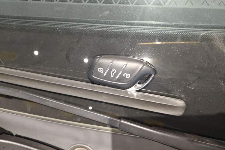 Used MG 4 EV 2022 425 km Luxury Edition Vehicle Key