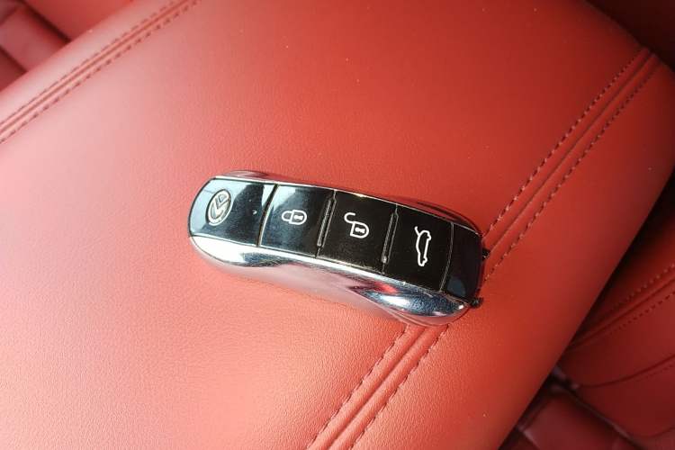 Used SERES SF5 2021 Four-Wheel Drive Freedom Expedition Edition
