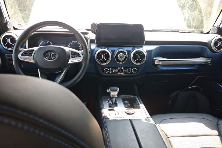 Used BAIC Off-Road BJ40 2019 2.3T Automatic Four-Wheel Drive Urban Hunter Edition Premium Model China VI Emission Standard