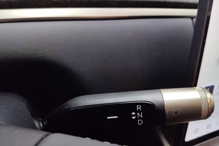 Used ONVO Luxeed L90 2025 Model—Max Six-Seater Version
