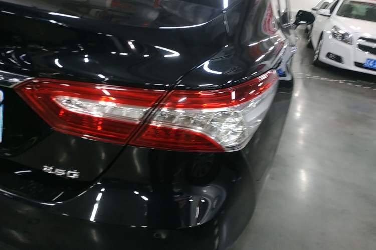 Used Toyota Camry 2018 2.5G Luxury Edition Right Rear Taillight