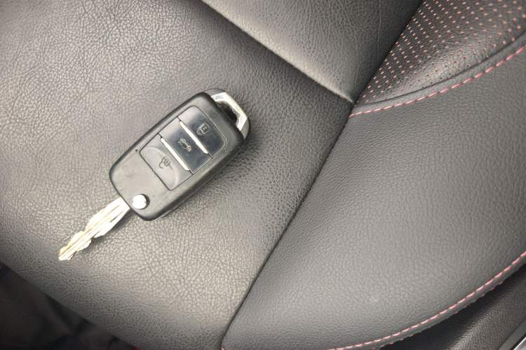 Used CHANGAN CS35 2016 1.6L Manual Luxury Model China V Standard
