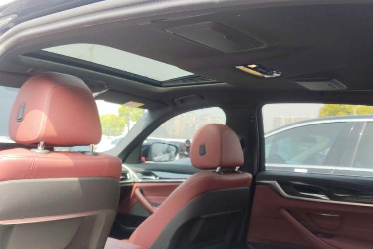 Used BMW 5 Series 2022 Second Facelift 525Li M Sport Package
