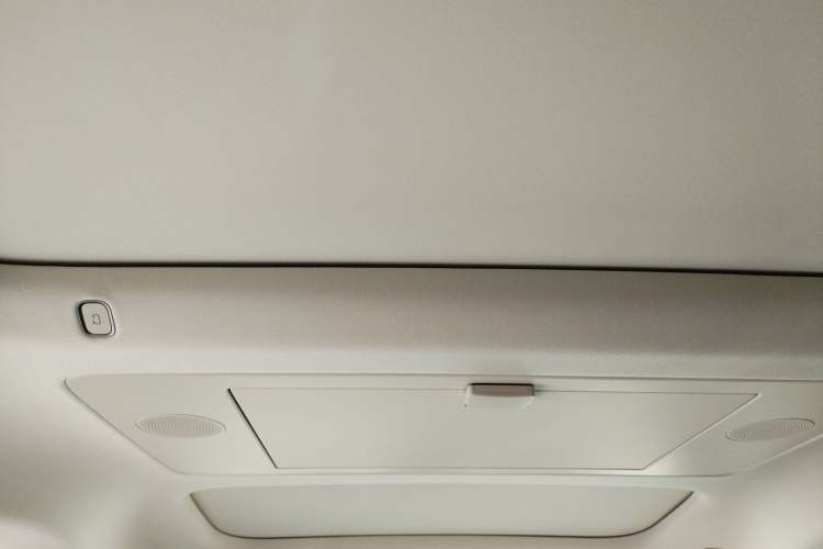 Used Li Auto MEGA 2025 Home Family Special Edition
