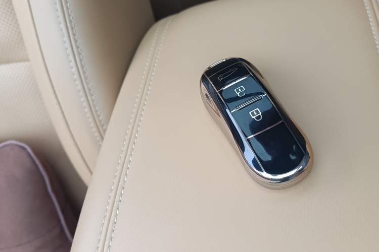 Used SERES SF5 2021 Four-Wheel Drive Freedom Expedition Edition