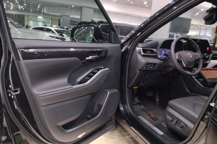 Used Toyota Crown Kluger 2022 2.5L HEV Four-Wheel Drive Flagship Edition Driver Seat