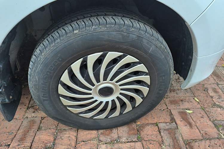 Used FORTHING Lingzhi PLUS 2021 2.0L Manual Comfort Version 7 Seats Right Front Wheel Hub