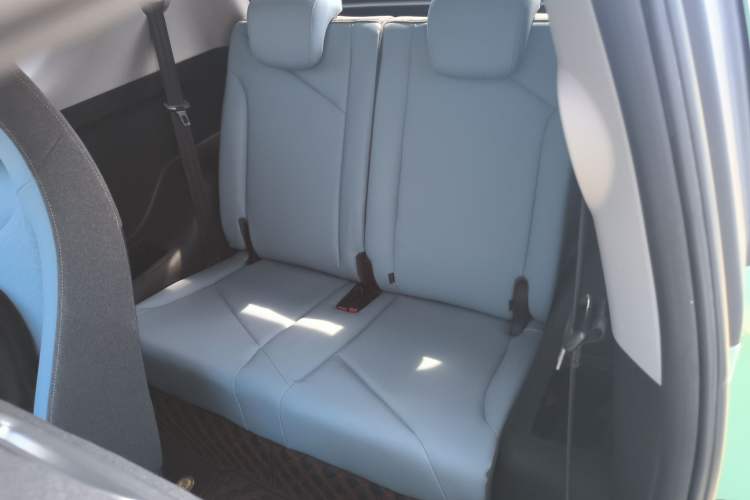 Used Chery New Energy Little Ant 2022 Revised Version Sweet Pink Edition Half-Sugar Version Lithium Iron Phosphate 30.7 kWh 30 kW 301 km