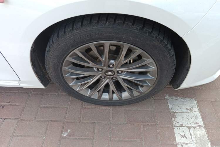 Used Bestune B70 2021 1.5T Automatic 15th Anniversary Edition Right Front Wheel Hub