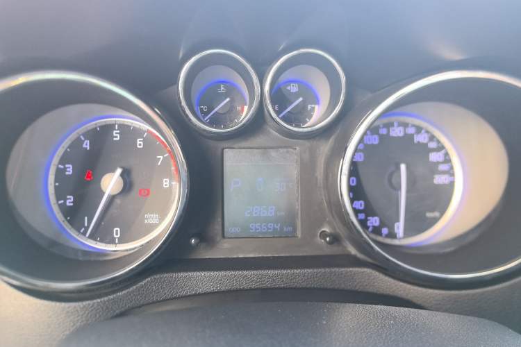 Used CHANGAN CS35 2016 1.6L Automatic Luxury Model China V Standard Instrument Cluster