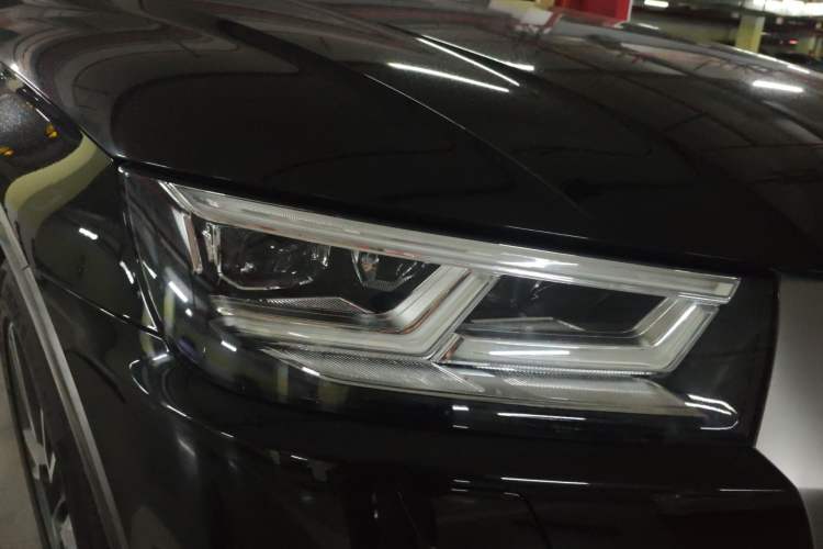 Used Audi Q5L 2018 40 TFSI Prestige Fashion Edition China VI Right Front Headlight