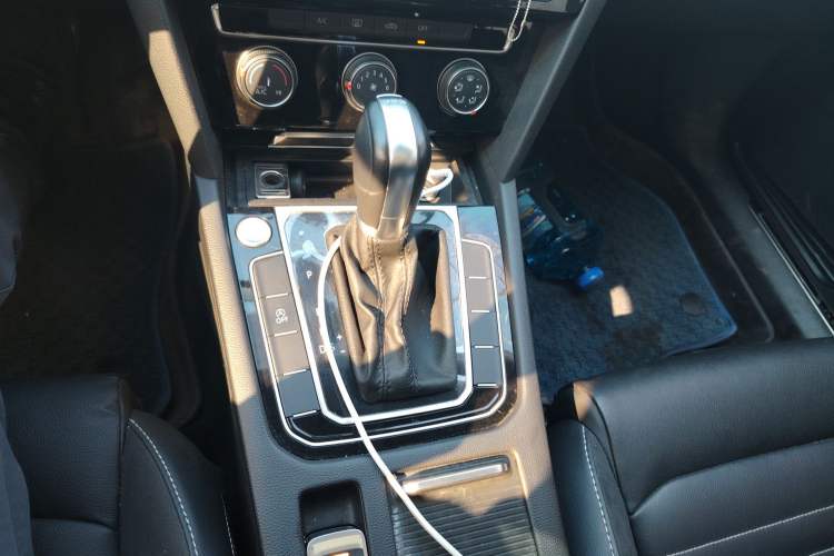 Used Volkswagen Magotan 2020 280TSI DSG Comfort Edition Gear Lever