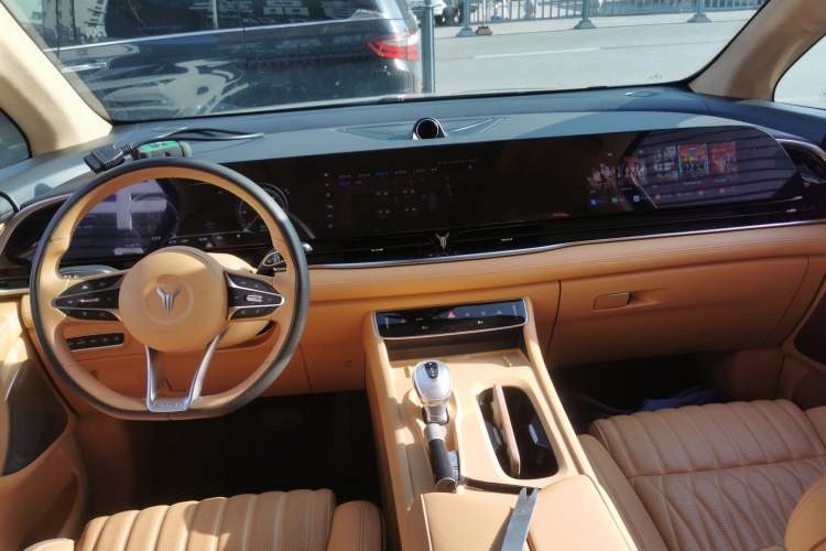 Used VOYAH Dream 2024 PHEV Ultra-Long Range Flagship Edition Center Console