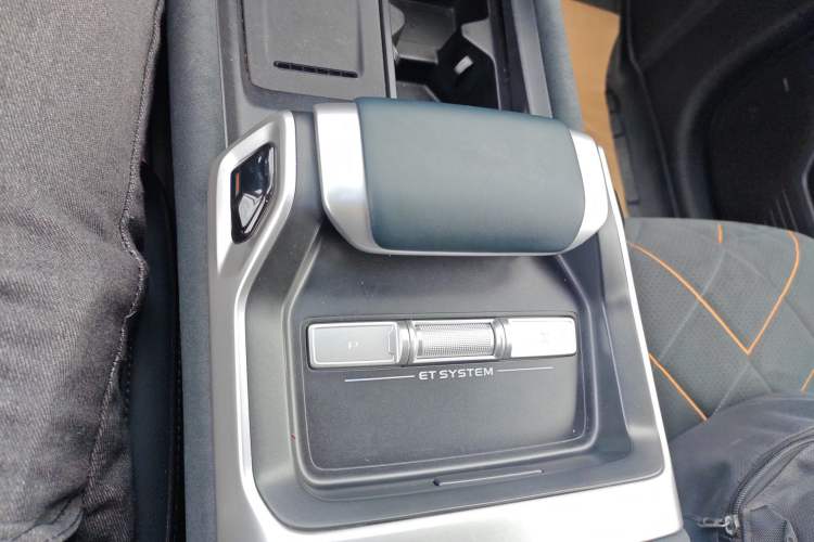 Used Deepal G318 2025 Worry-Free Adventure Edition Four-Wheel Drive Secret Realm Version Gear Lever